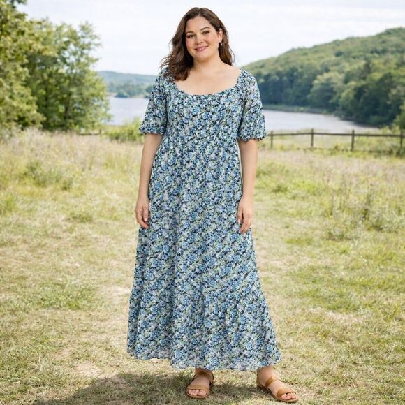 Astr Dresses & Skirts - Astr The Label Dress Multi Floral square neck XL